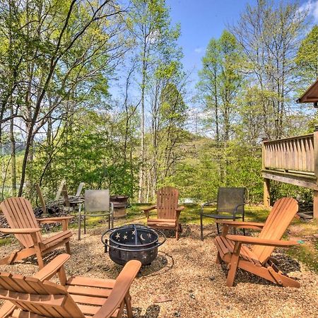 Cozy Hiawassee Cabin With Fire Pit And Mtn Views! Exterior photo