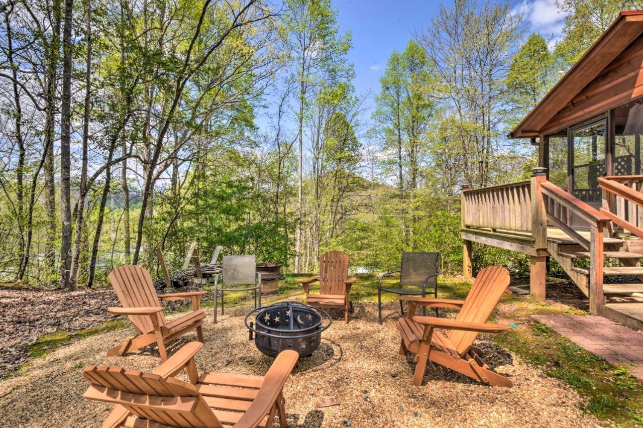 Cozy Hiawassee Cabin With Fire Pit And Mtn Views! Exterior photo